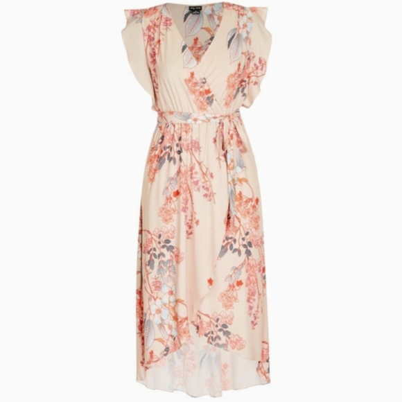 🆕🌿CITY CHIC FLORAL DRESS🌿 - Picture 2 of 13